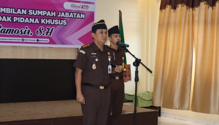 Dini Hari, Kejari Pohuwato Resmi Lantik Kasie Pidsus